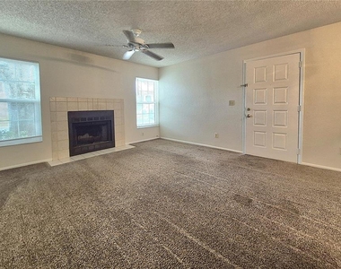 3025 Bonaventure Circle - Photo Thumbnail 4
