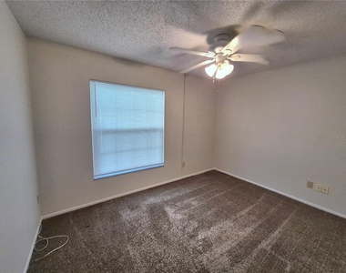 3025 Bonaventure Circle - Photo Thumbnail 16