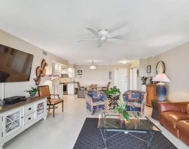 10355 Paradise Boulevard - Photo Thumbnail 12