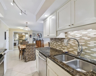 10355 Paradise Boulevard - Photo Thumbnail 14