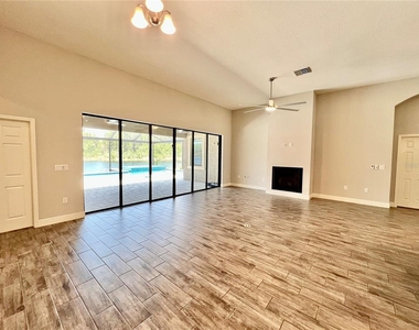 19237 Falcon Crest Boulevard - Photo Thumbnail 20