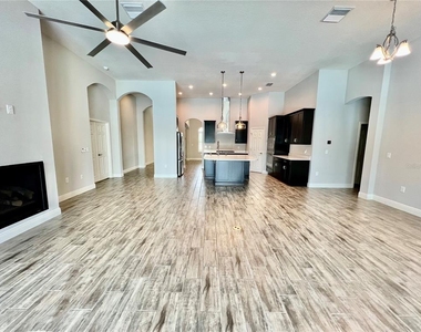 19237 Falcon Crest Boulevard - Photo Thumbnail 25