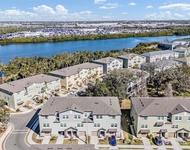 4607 Tuscan Loon Drive - Photo Thumbnail 2