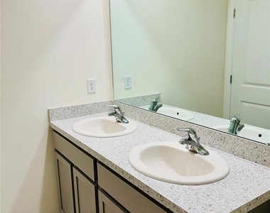 13649 Whiskey Daisy Drive - Photo Thumbnail 22