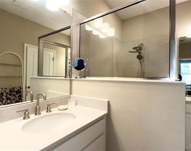 1000 Teal Creek Drive - Photo Thumbnail 18