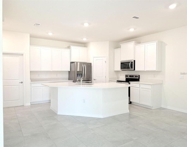 4730 Nw 39th Street Road - Photo Thumbnail 5