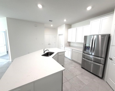 4730 Nw 39th Street Road - Photo Thumbnail 2