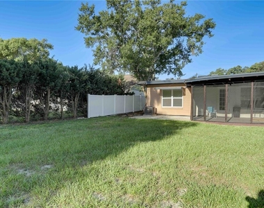 121 S Triplet Lake Drive - Photo Thumbnail 8