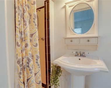 121 S Triplet Lake Drive - Photo Thumbnail 15