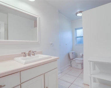 121 S Triplet Lake Drive - Photo Thumbnail 18