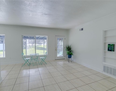 121 S Triplet Lake Drive - Photo Thumbnail 4