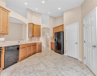 14921 Braywood Trail - Photo Thumbnail 5