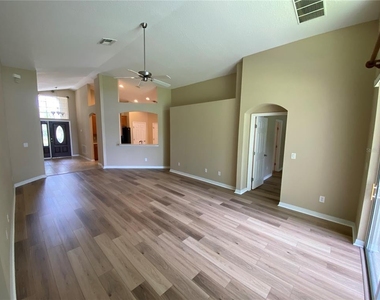 14921 Braywood Trail - Photo Thumbnail 12