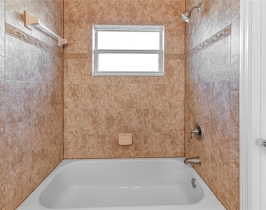 14921 Braywood Trail - Photo Thumbnail 11