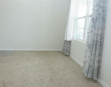 3940 Silverstream Terrace - Photo Thumbnail 23