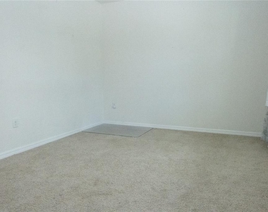 3940 Silverstream Terrace - Photo Thumbnail 22