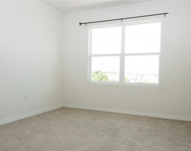3940 Silverstream Terrace - Photo Thumbnail 10
