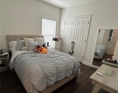 9213 Halsey Dr - Photo Thumbnail 6