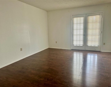 3992 Versailles Drive - Photo Thumbnail 4