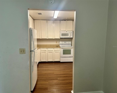 3992 Versailles Drive - Photo Thumbnail 2