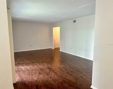 3992 Versailles Drive - Photo Thumbnail 1
