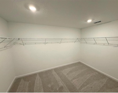 5300 Dagenham Dr - Photo Thumbnail 8