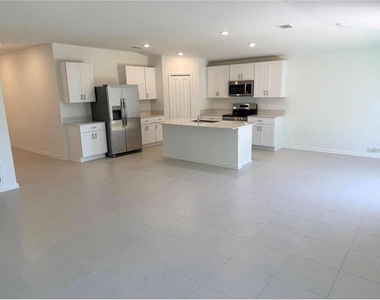 5300 Dagenham Dr - Photo Thumbnail 4