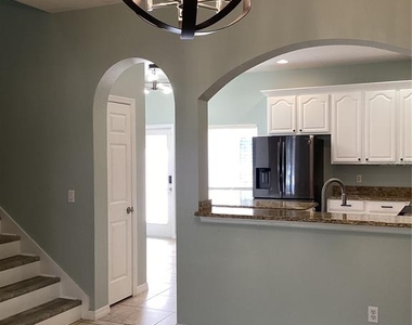 11932 Deer Path Way - Photo Thumbnail 4