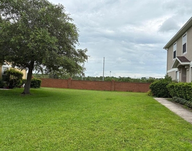 10907 Derringer Drive - Photo Thumbnail 3