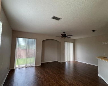 10907 Derringer Drive - Photo Thumbnail 4