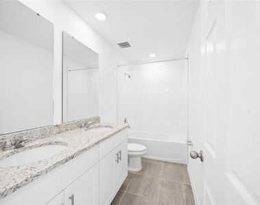 2339 White Tail - Photo Thumbnail 18