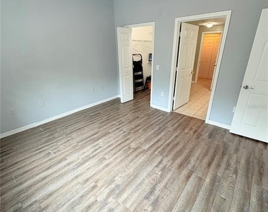 6412 Queens Borough Avenue - Photo Thumbnail 13
