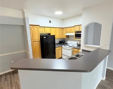 6412 Queens Borough Avenue - Photo Thumbnail 7