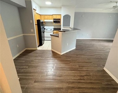 6412 Queens Borough Avenue - Photo Thumbnail 4