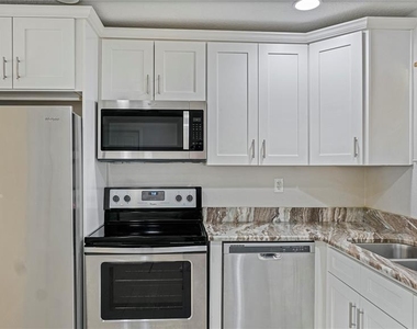 1517 N Grandview Street - Photo Thumbnail 10