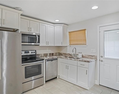 1517 N Grandview Street - Photo Thumbnail 9