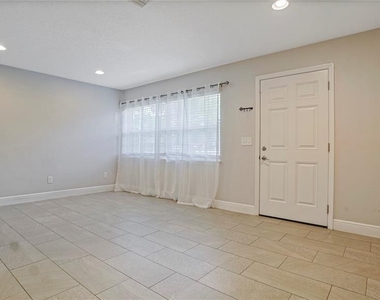 1517 N Grandview Street - Photo Thumbnail 5