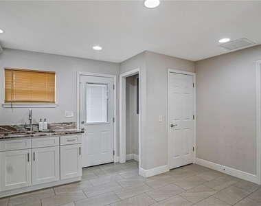 1517 N Grandview Street - Photo Thumbnail 12