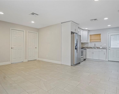 1517 N Grandview Street - Photo Thumbnail 8