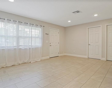 1517 N Grandview Street - Photo Thumbnail 7