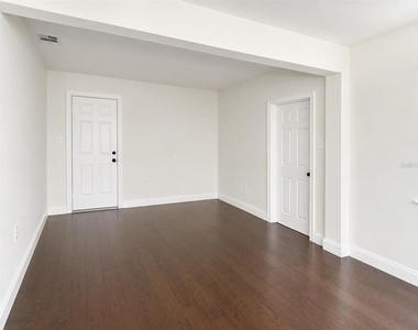 616 Ellendale Drive - Photo Thumbnail 7