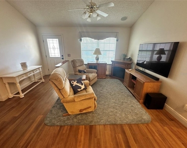 1515 Baylor Place - Photo Thumbnail 5