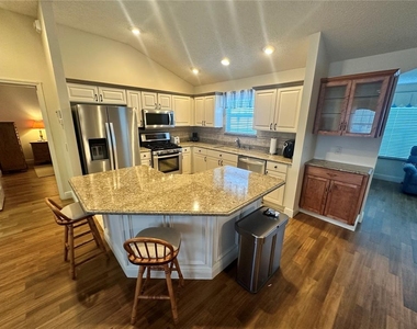 1515 Baylor Place - Photo Thumbnail 3