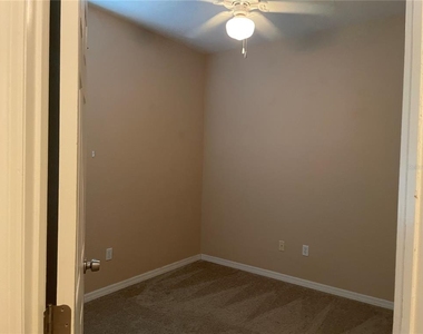 1818 Governor Avenue - Photo Thumbnail 13