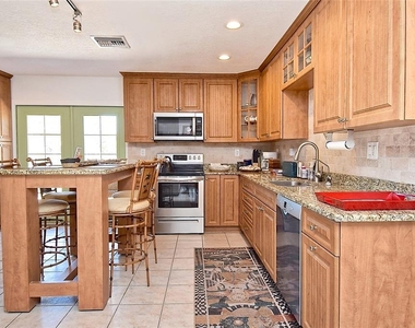 7037 Duke Street - Photo Thumbnail 16