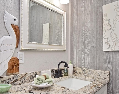 7037 Duke Street - Photo Thumbnail 9