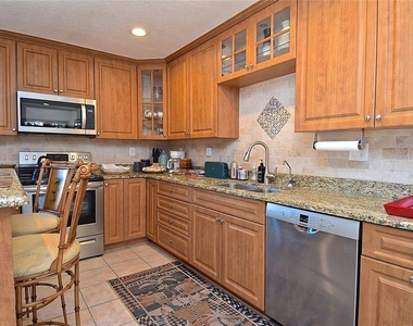 7037 Duke Street - Photo Thumbnail 17