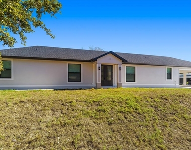 118 Ruby Avenue N - Photo Thumbnail 1