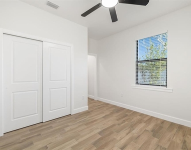 118 Ruby Avenue N - Photo Thumbnail 25