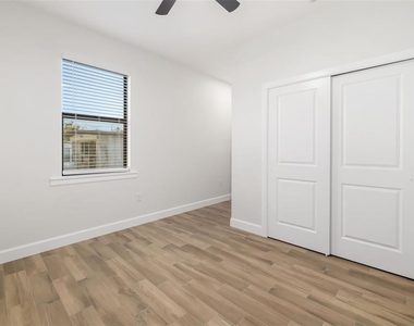 118 Ruby Avenue N - Photo Thumbnail 22